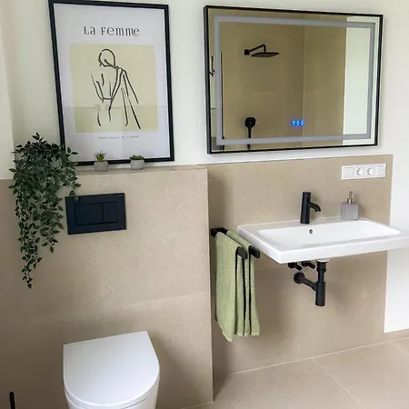 Neues Work & Wlan & Tv/ In Nyaraló Celle