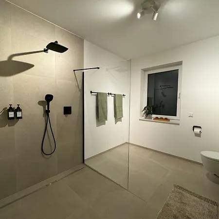 Neues Work & Wlan & Tv/ In Celle